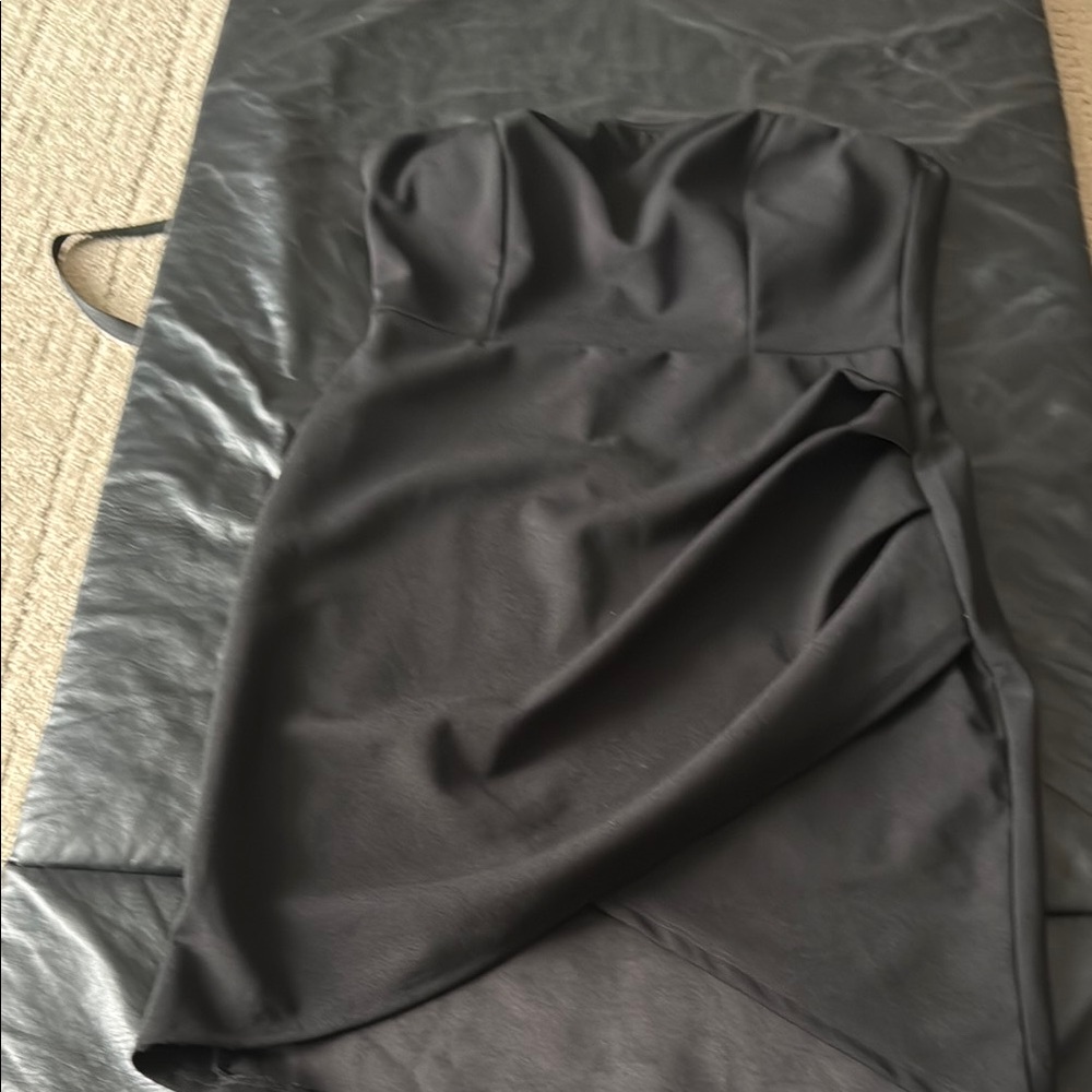 Elegant Black Strapless Dress